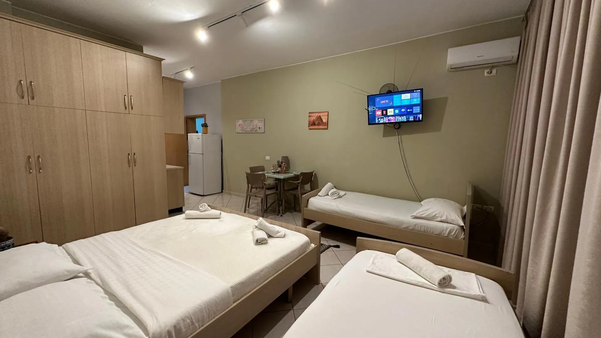 Rias Seaside Apartments Vlore